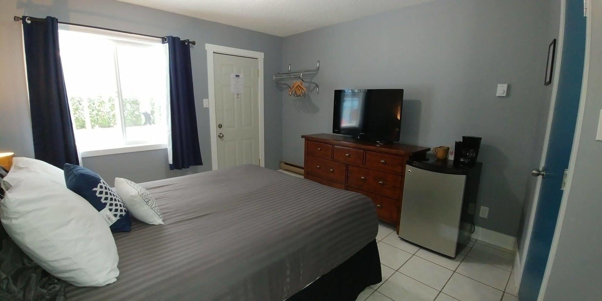 Naramata Courtyard Suites Dış mekan fotoğraf