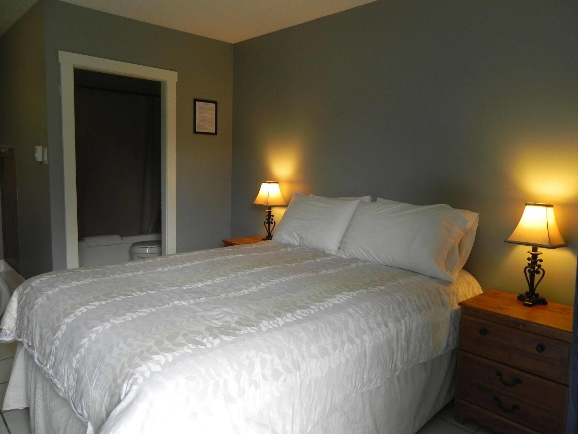 Naramata Courtyard Suites Dış mekan fotoğraf